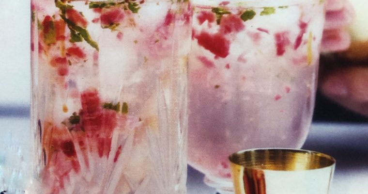 Kokosová voda s jahodami