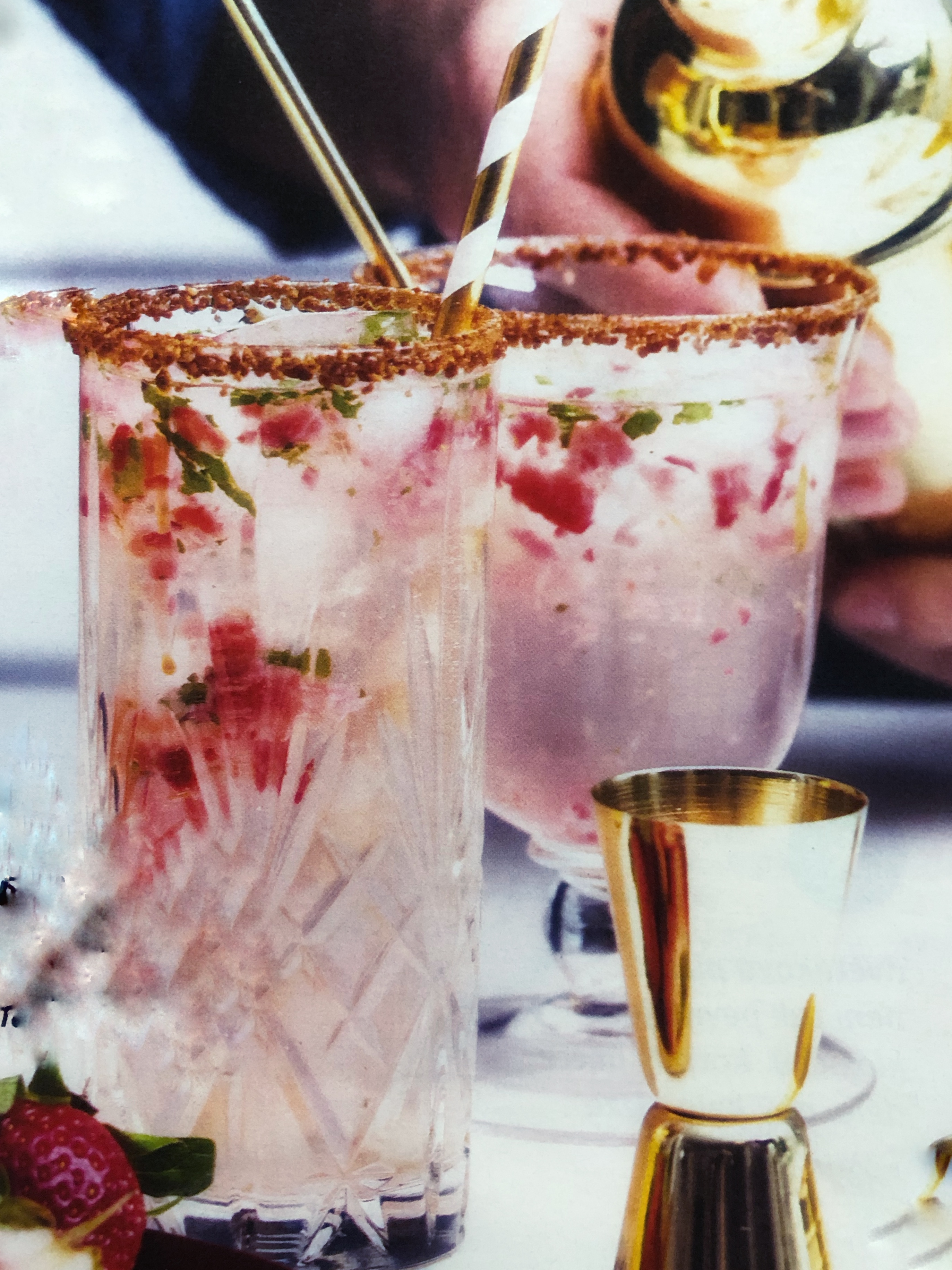 Kokosová voda s jahodami