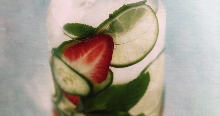 Limetkovo-okurkovo-jahodová limonáda