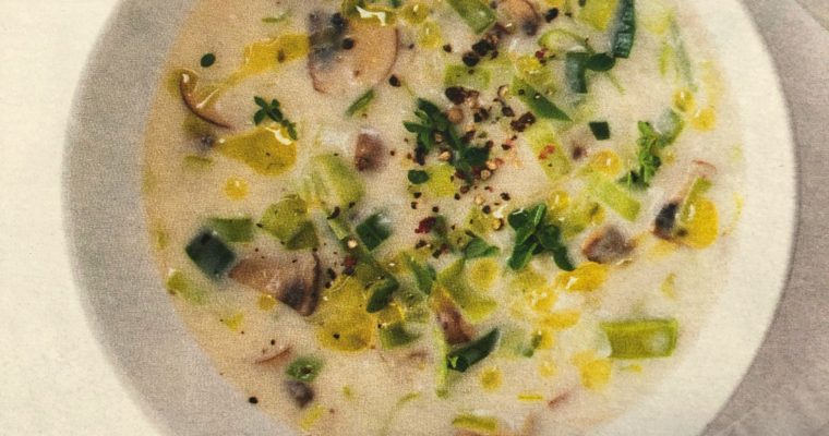 Pórkovo-houbová polévka