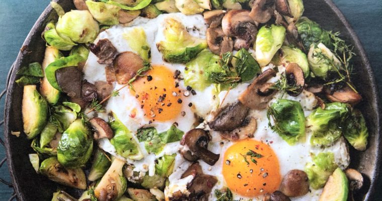 Růžičková kapusta s houbami a vejci