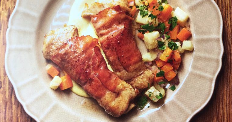 Kapr se zeleninovým salátem