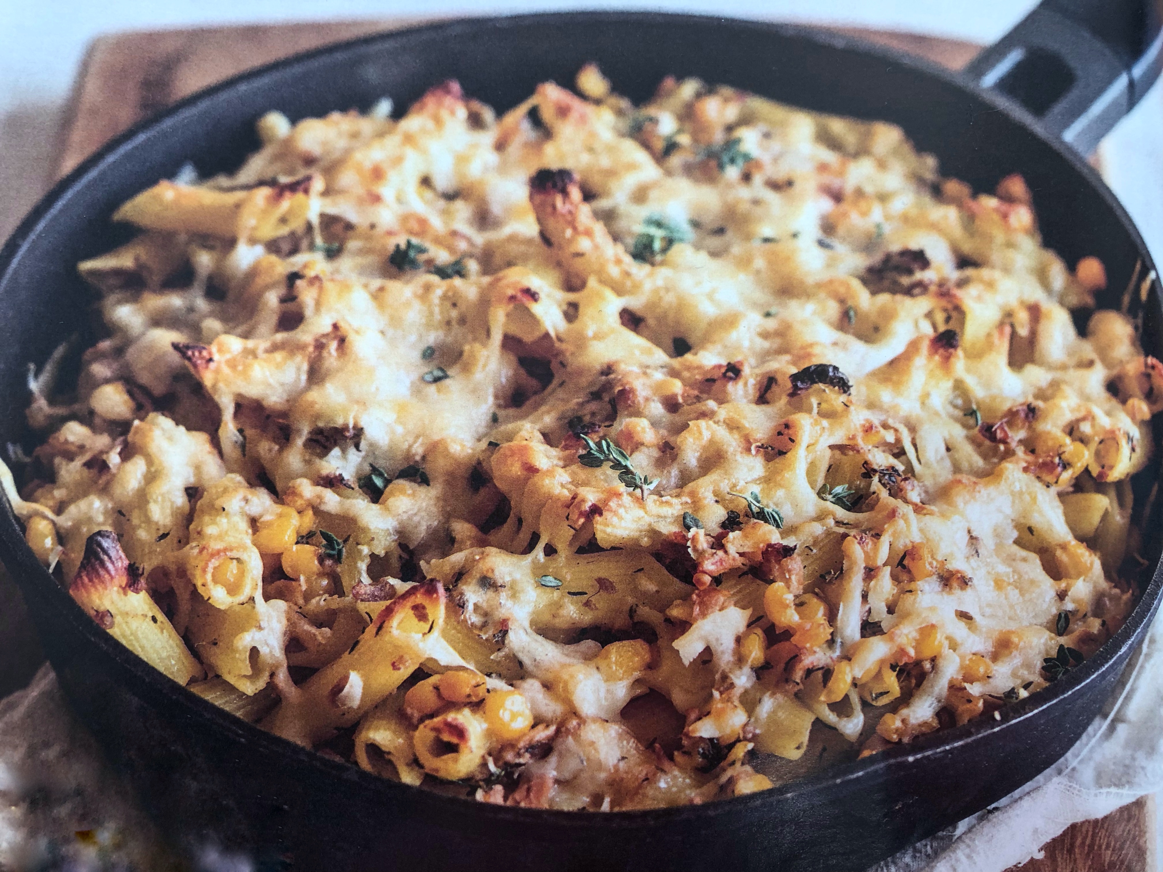 Zapečené těstoviny s tuňákem a kukuřicí