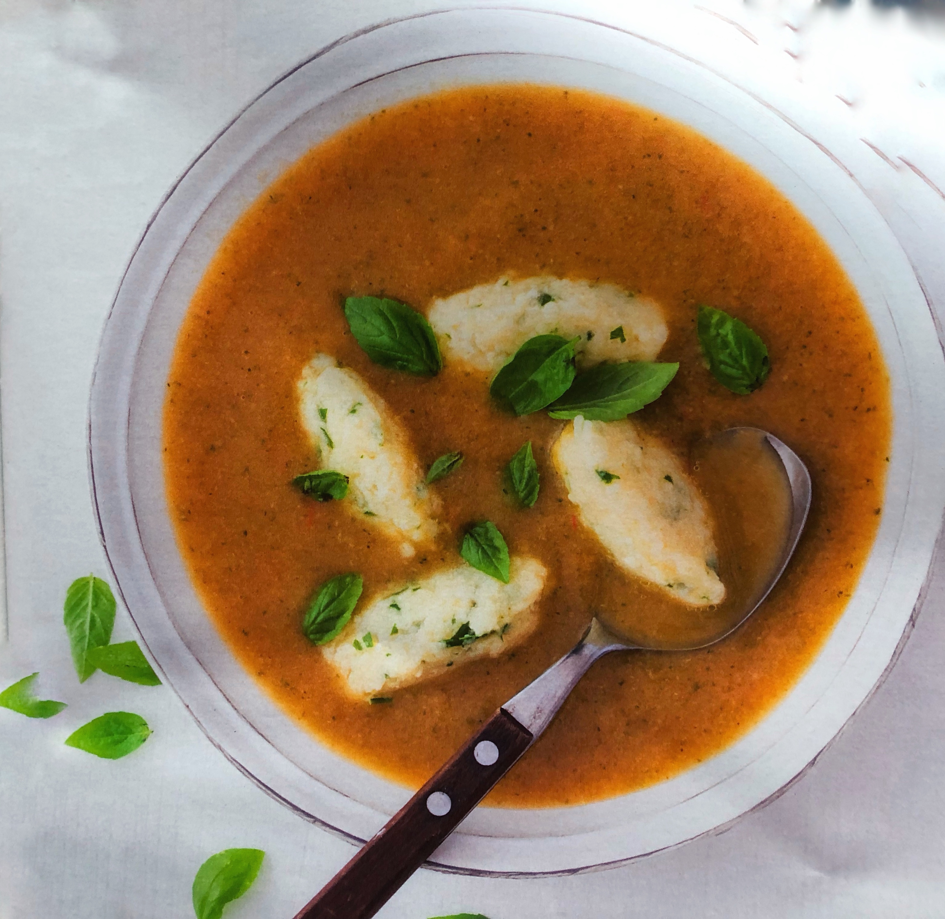 Cuketová polévka se sýrovými nočky