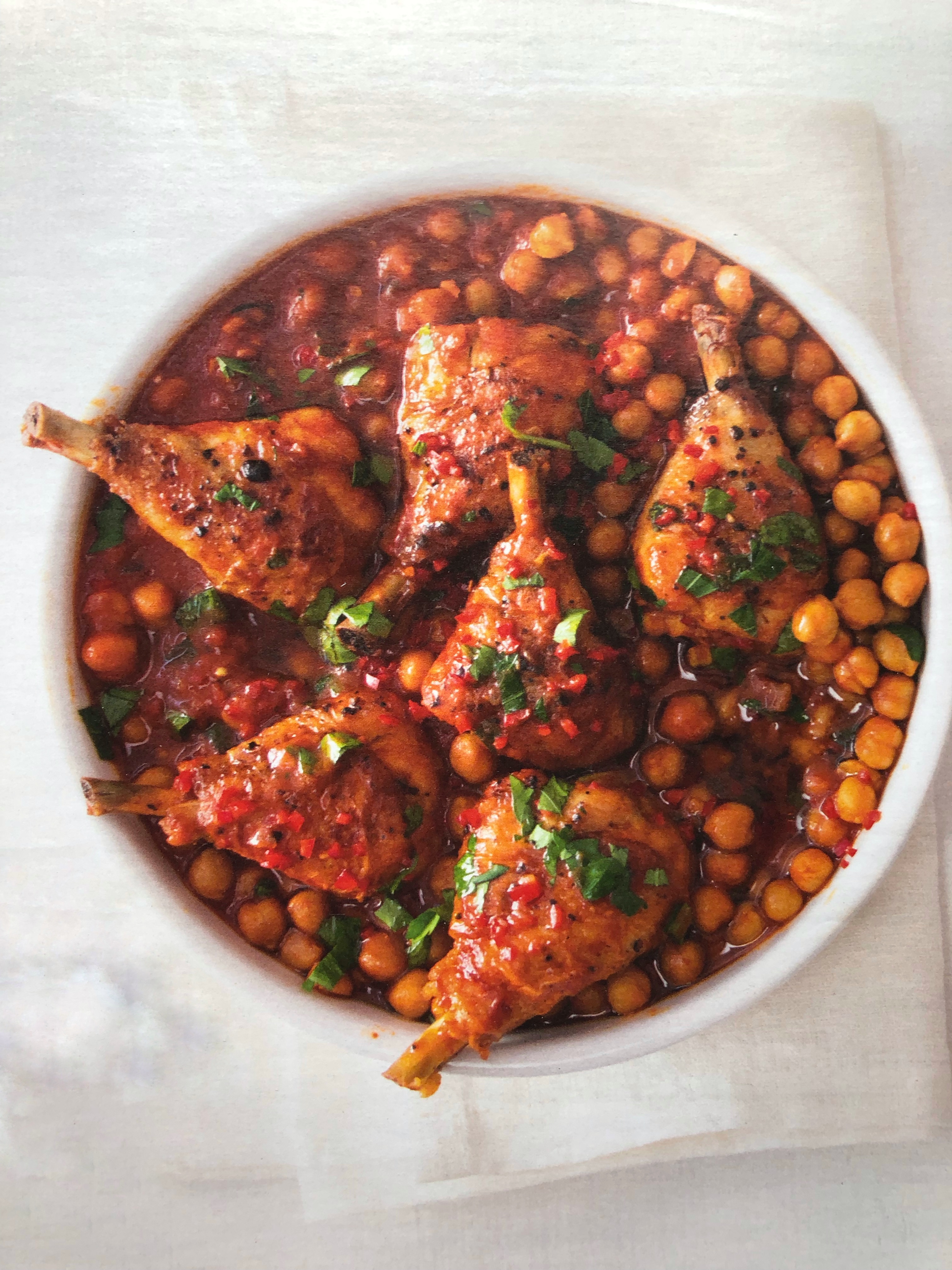 Kuřecí stehna s cizrnou