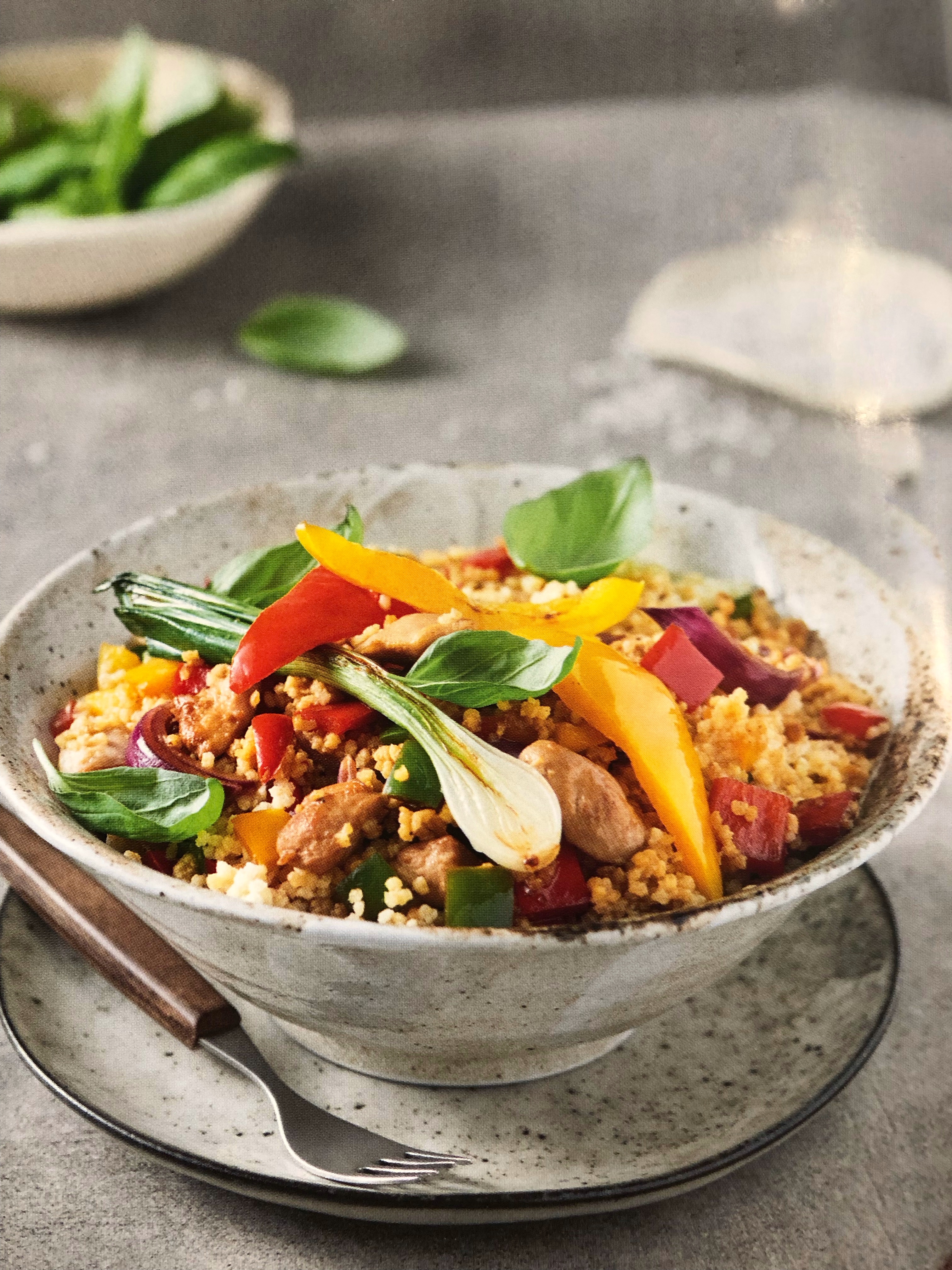 Kuře s jáhly a paprikou