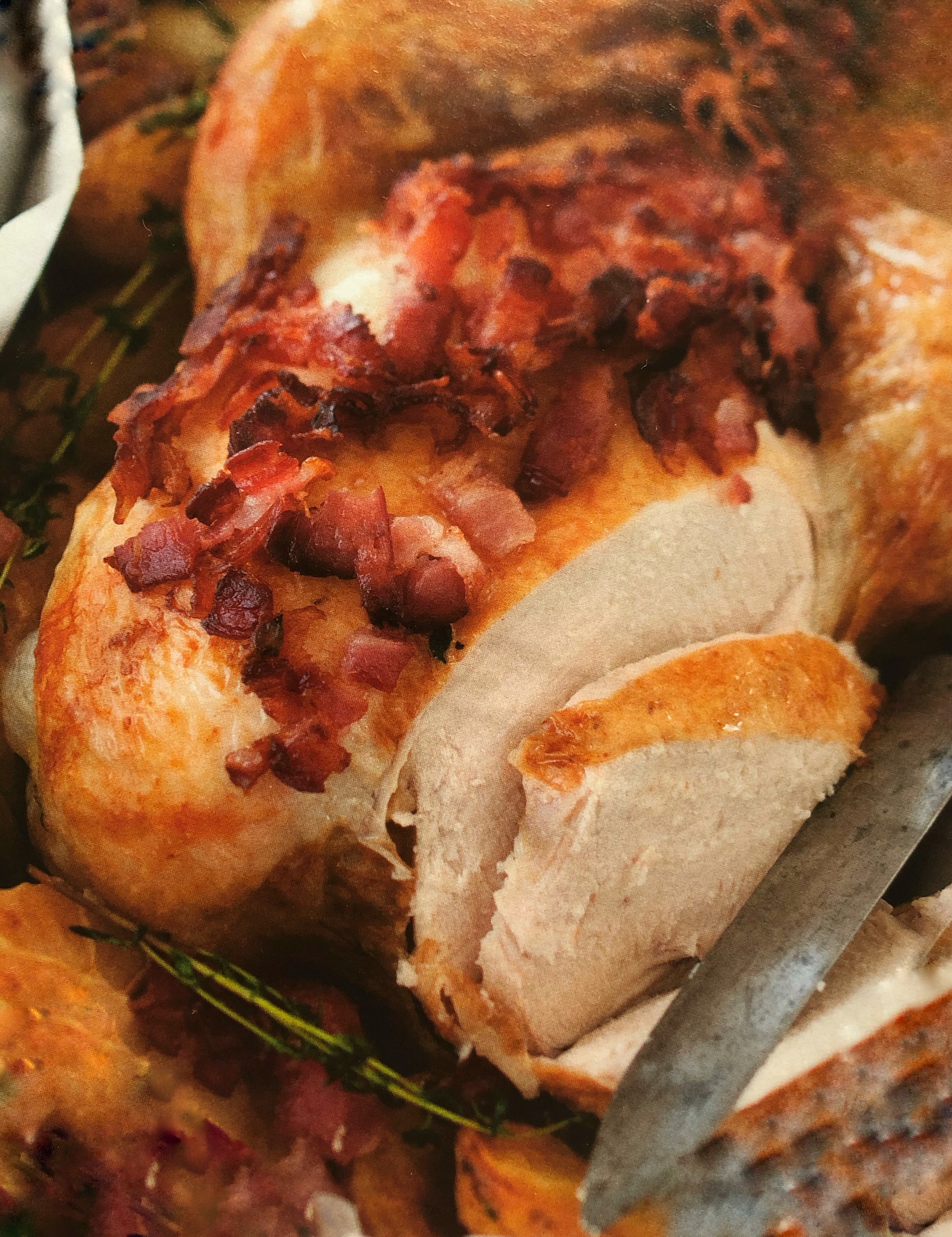 Kuře pečené na slanině a bramborách