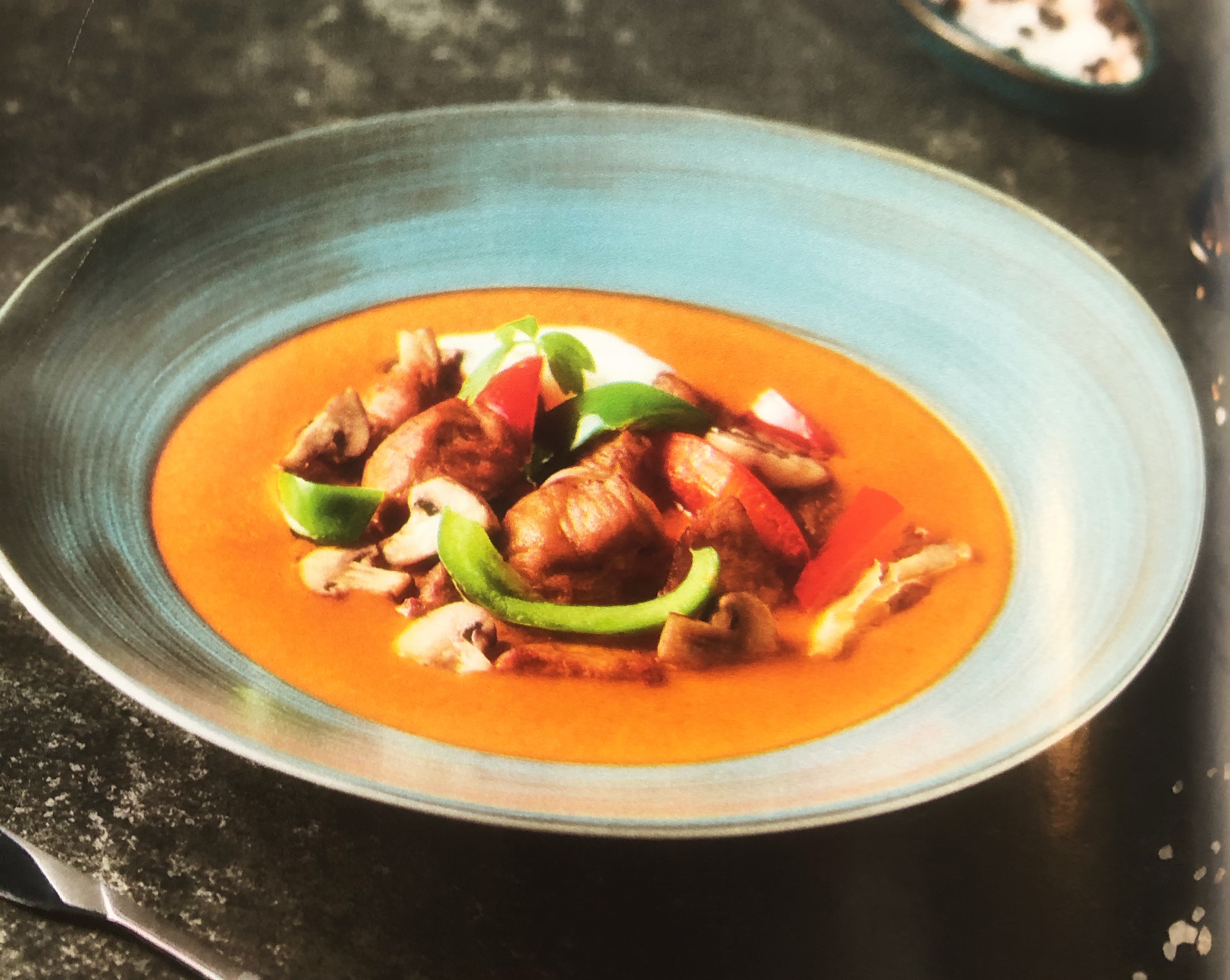 Vepřové na paprice s houbami