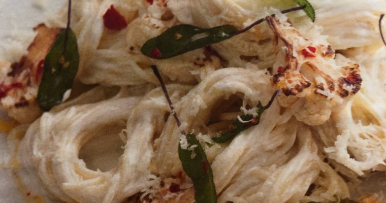 Krémové špagety s pečeným květákem