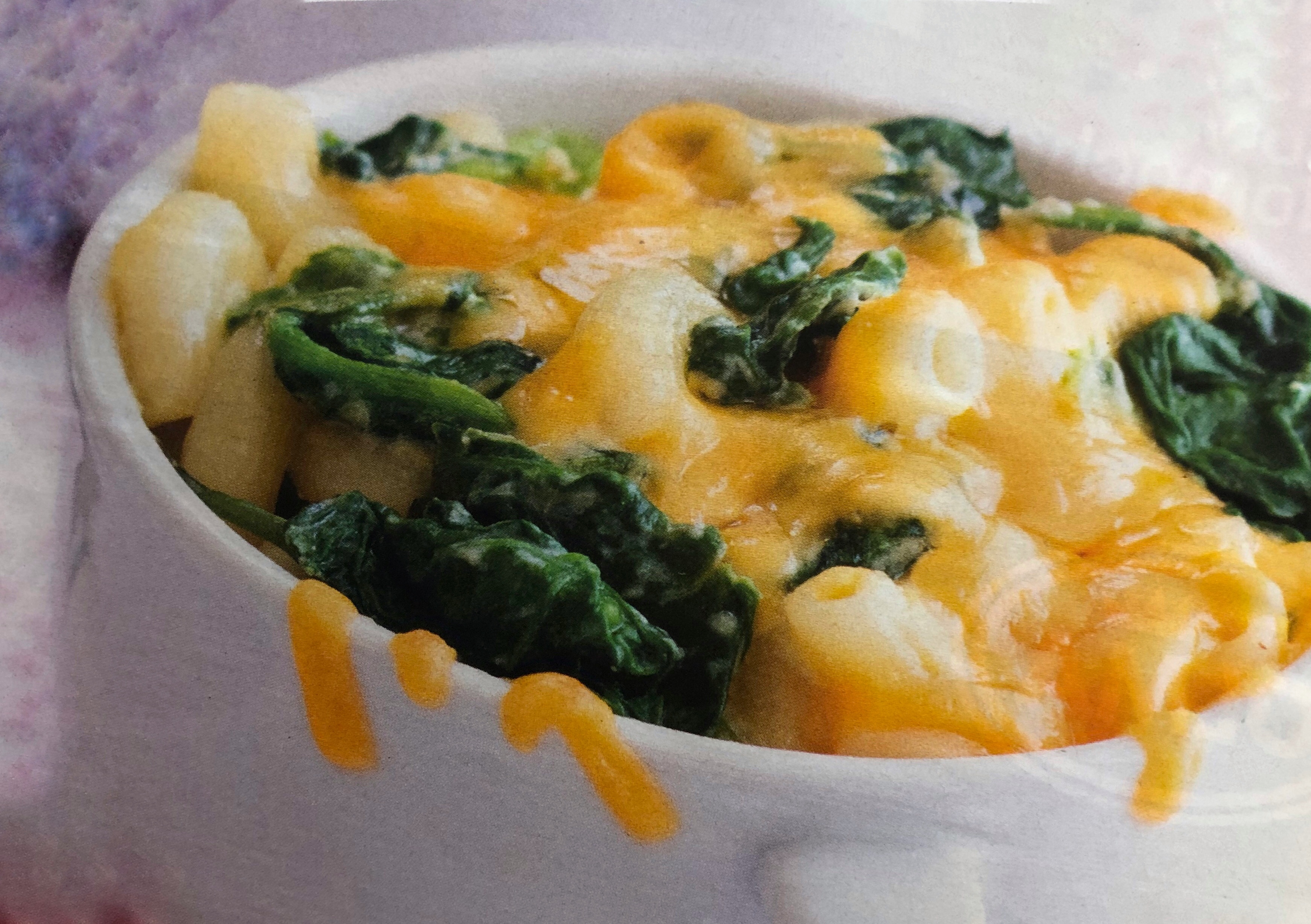 Těstoviny zapečené se sýrem a špenátem