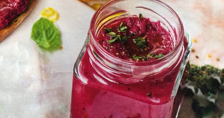 Pesto z pečené červené řepy s balsamikem