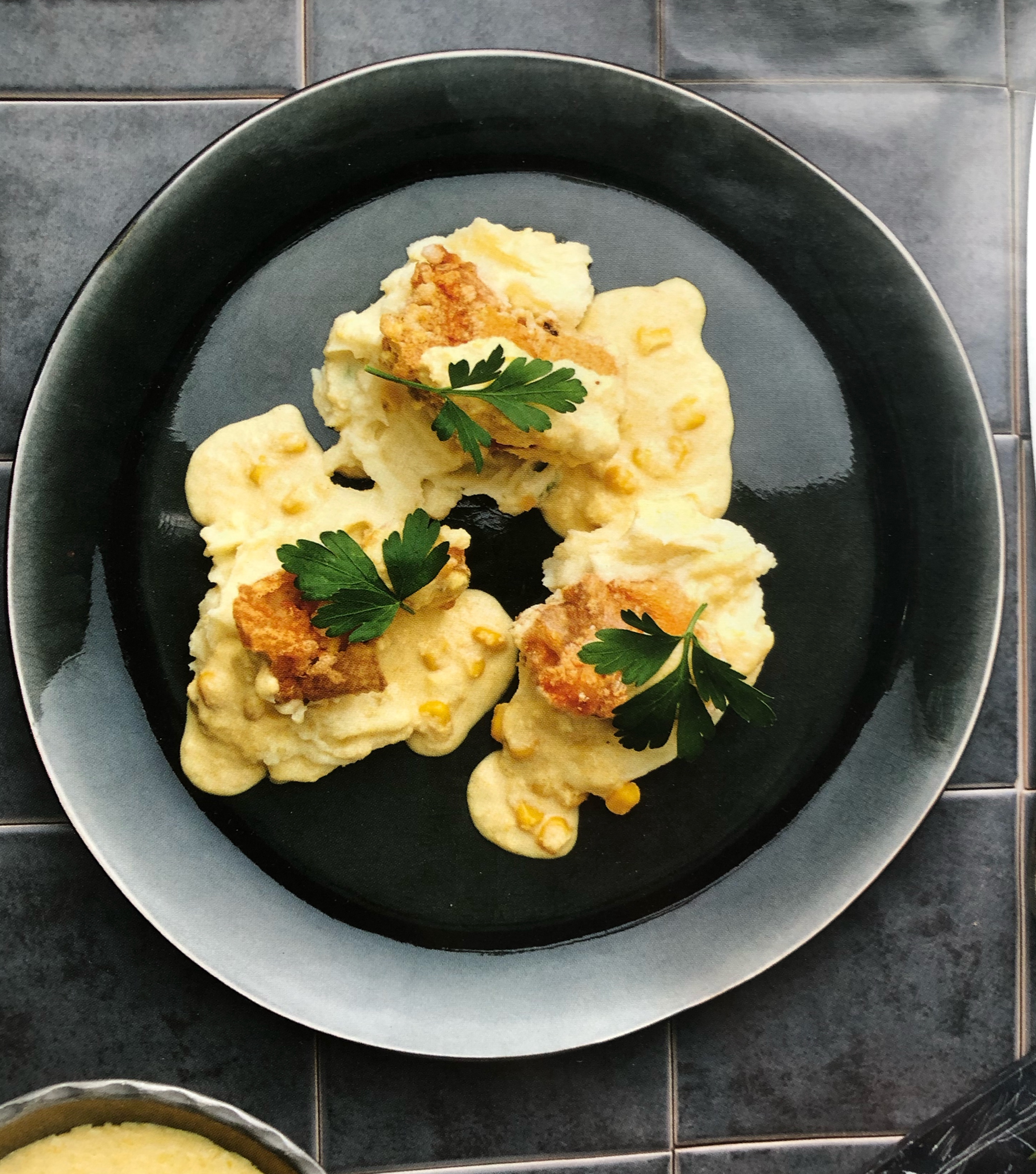 Křupavá kuřecí stehna s kukuřicí