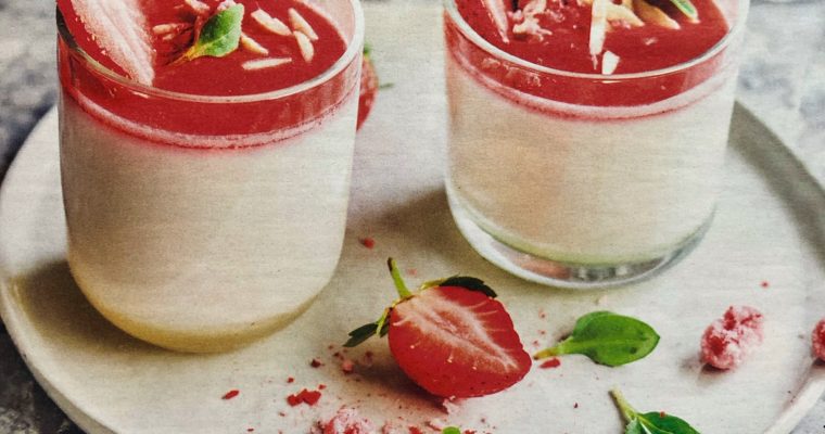 Panna Cotta s jahodovým přelivem