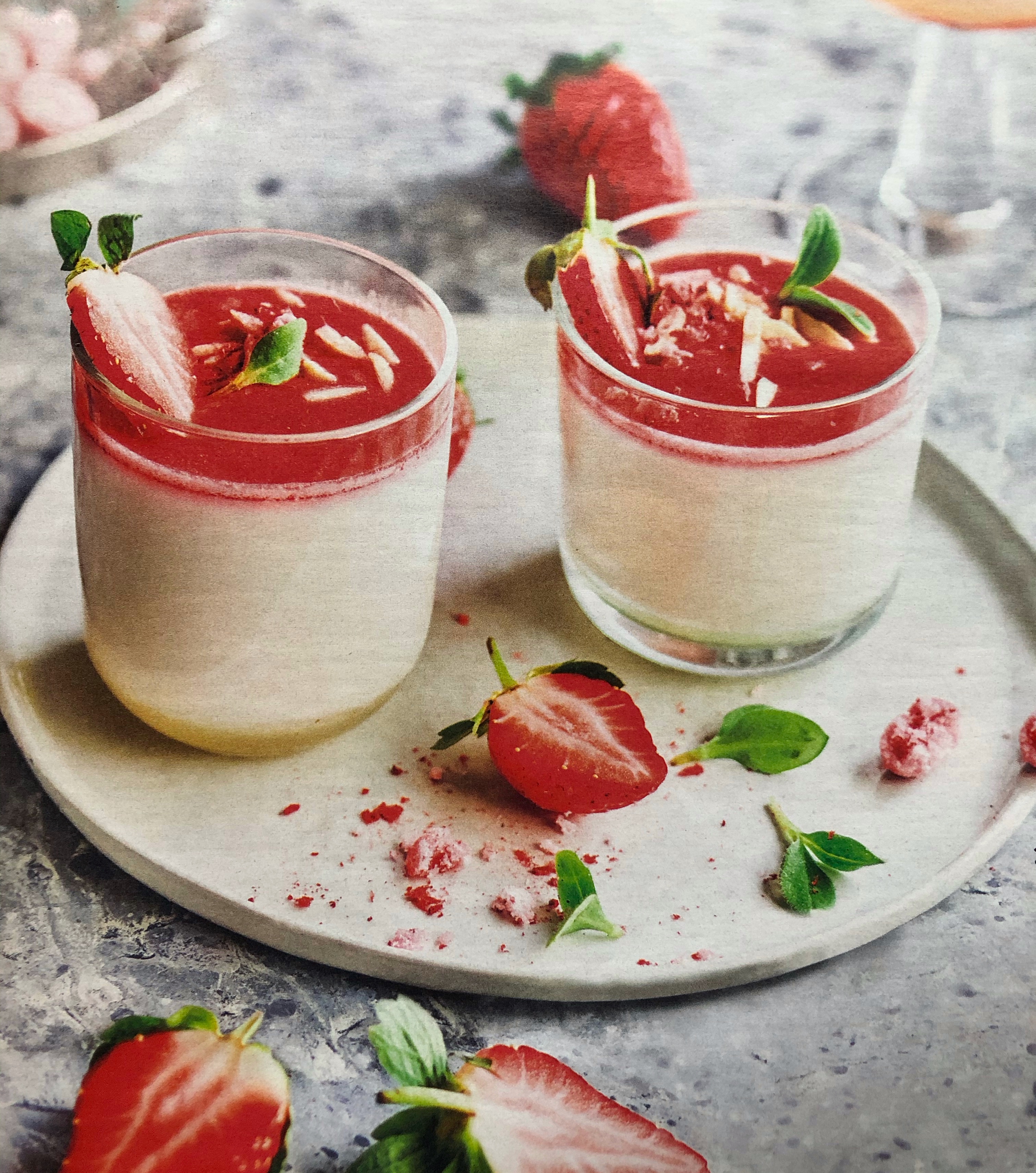 Panna Cotta s jahodovým přelivem