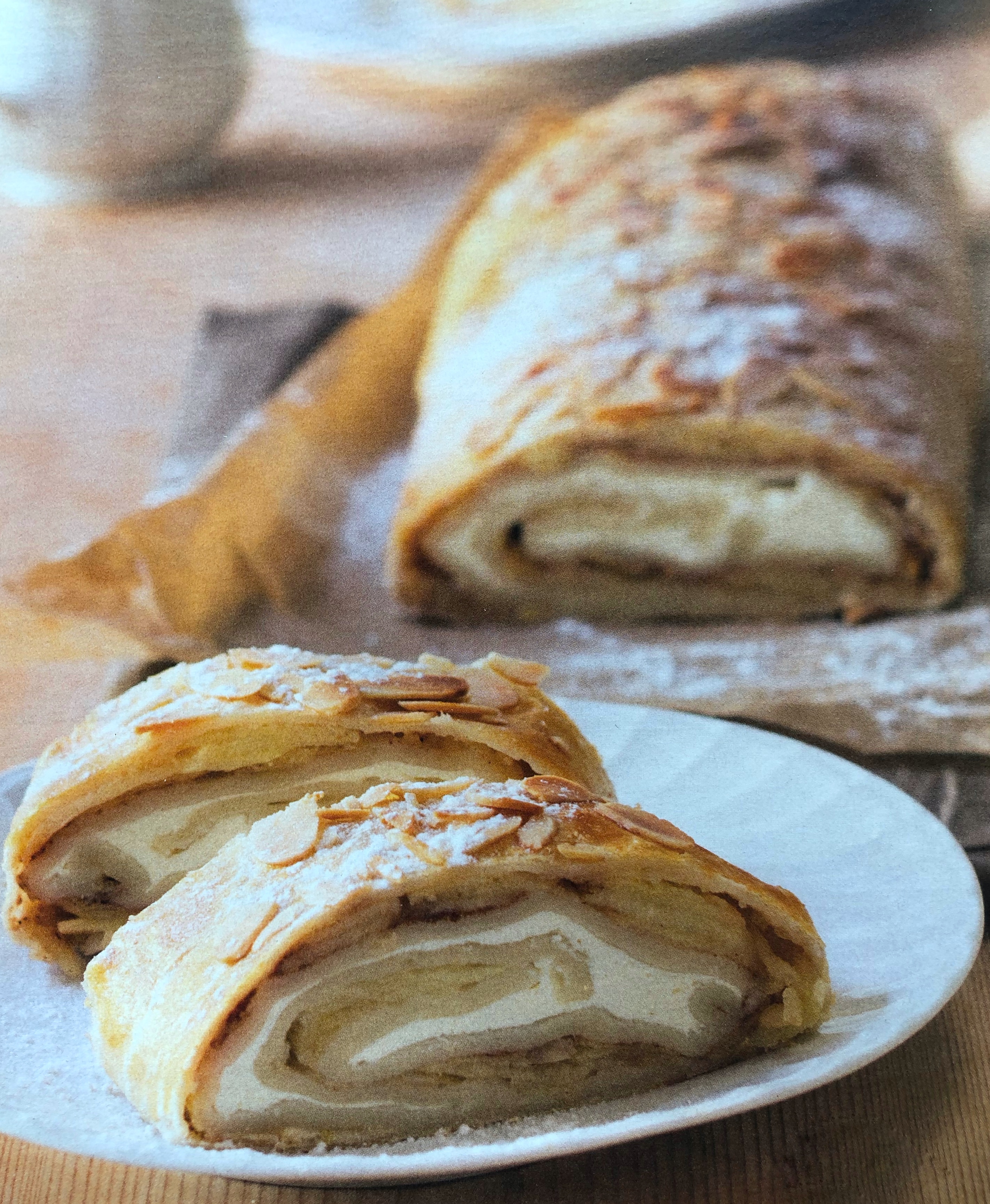 Závin s tvarohem a mandlemi