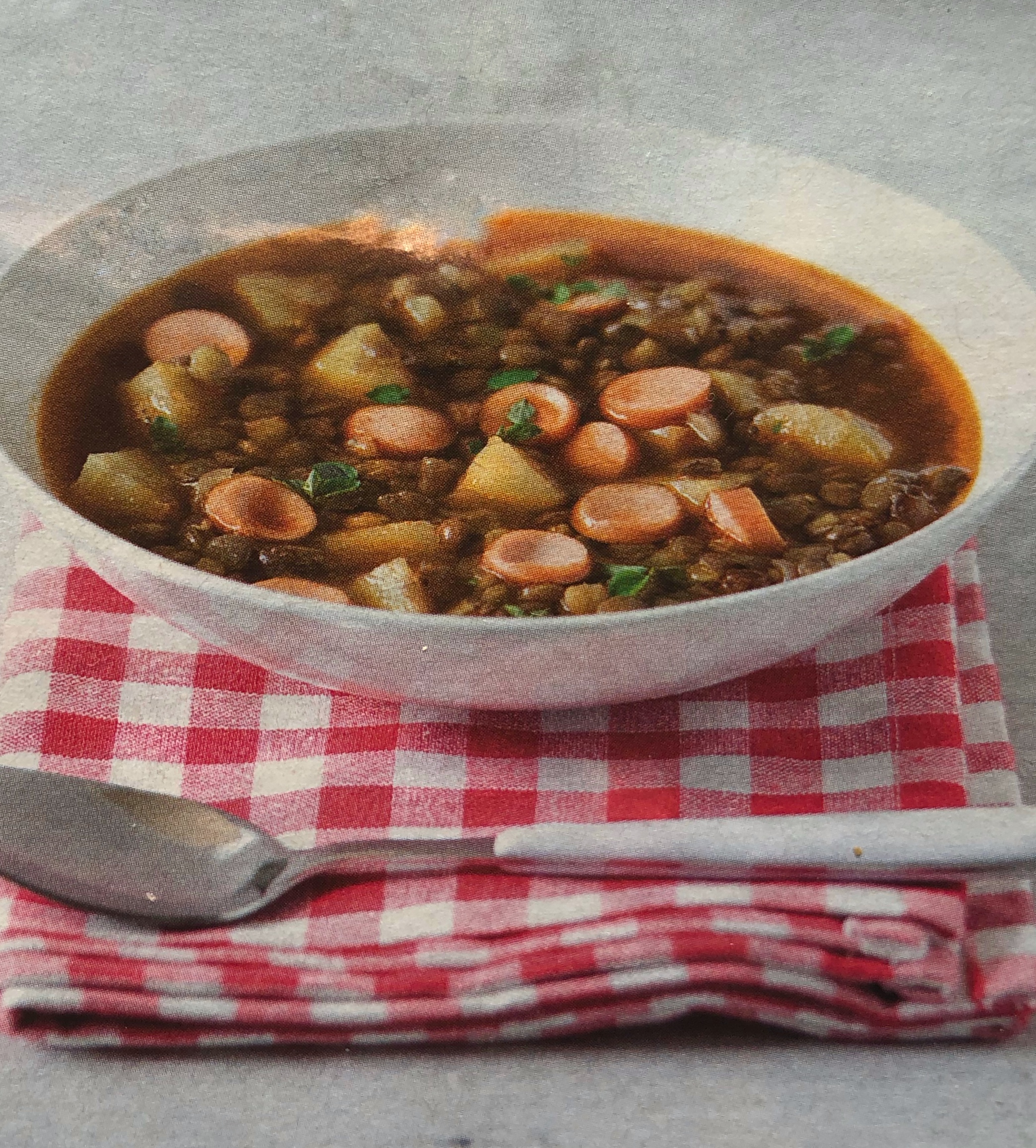 Čočkovka s párkem