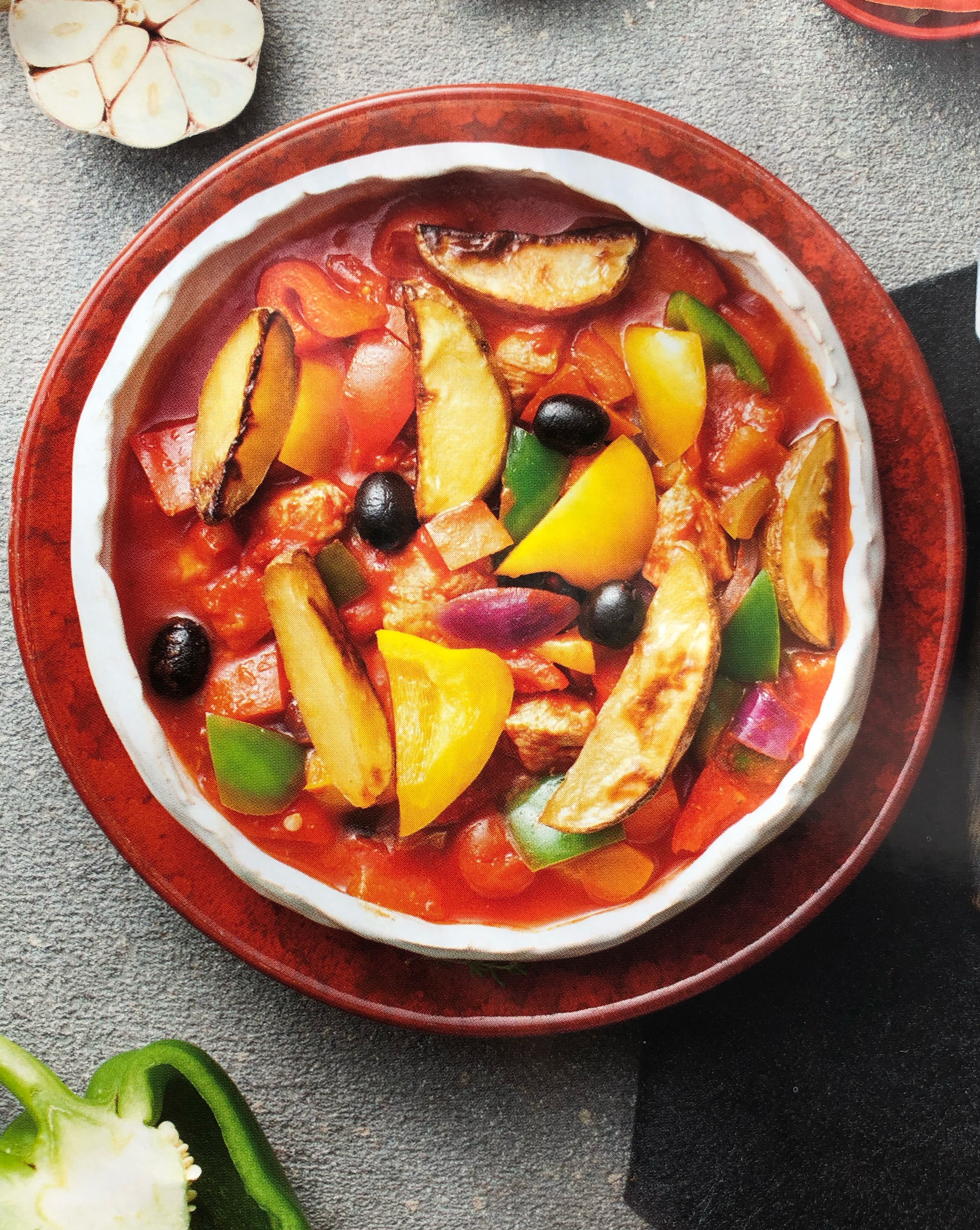 Vepřové ragú s paprikou a olivami