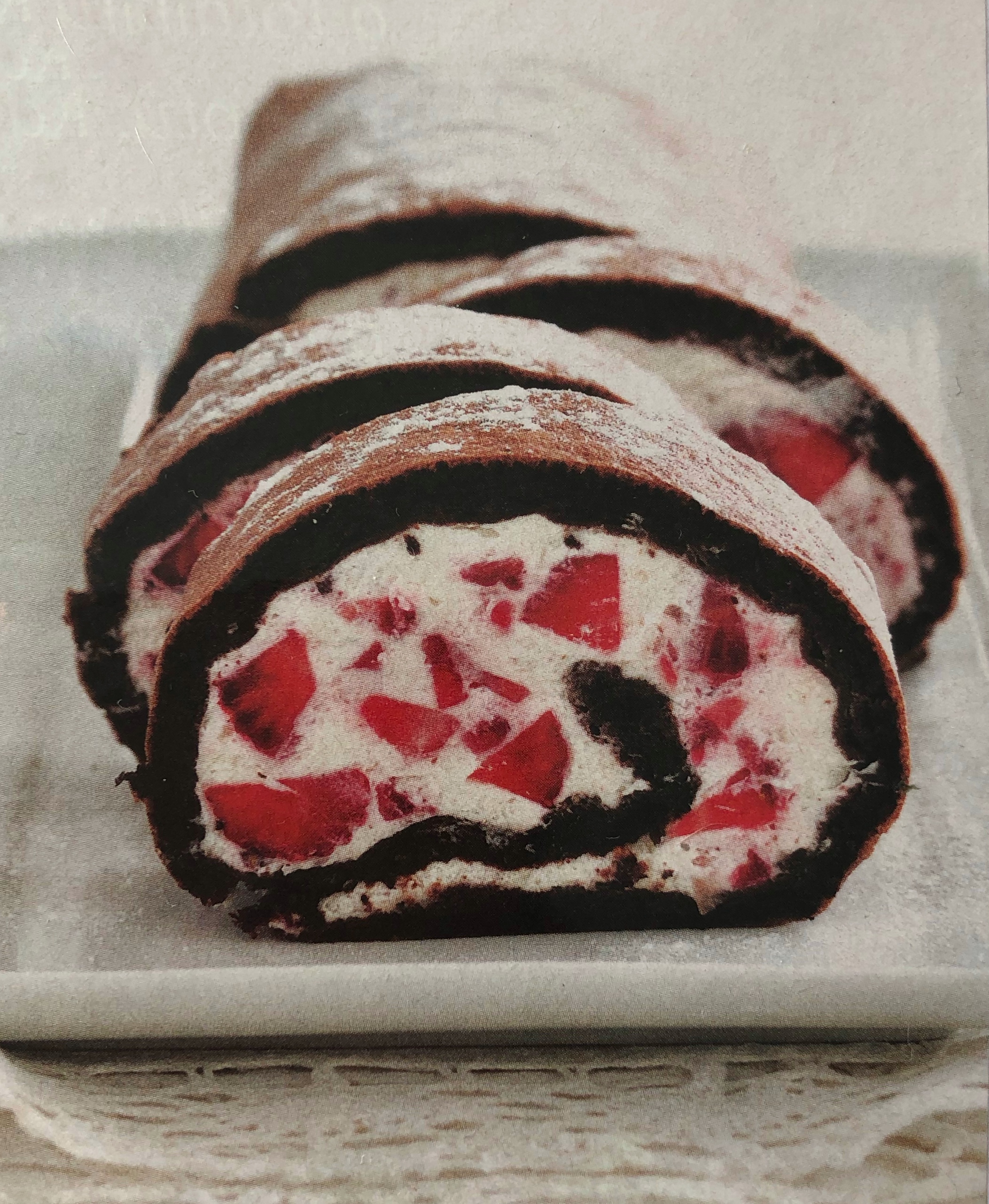 Roláda s jahodovou šlehačkou