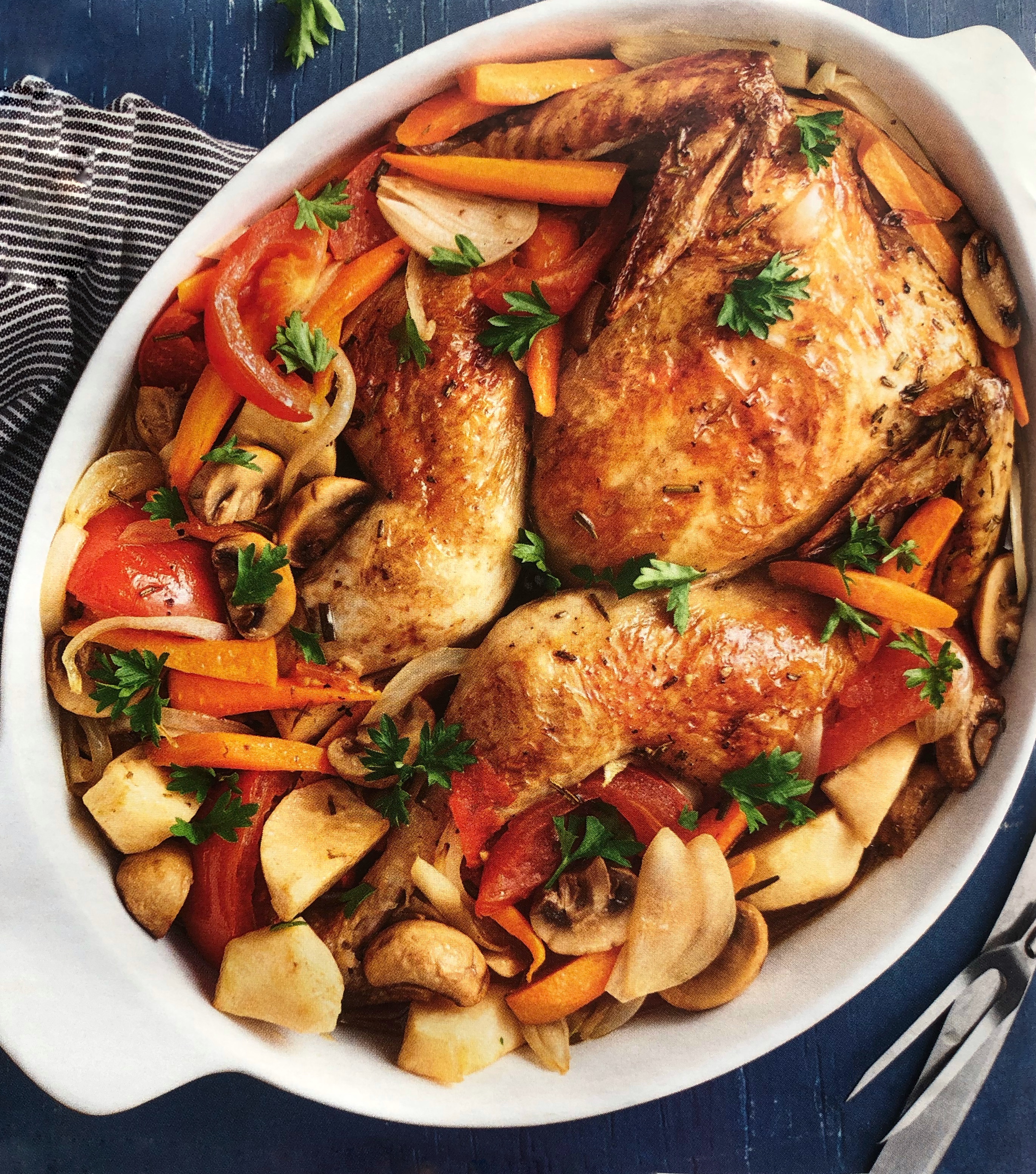 Pečené kuře na pivu a zelenině