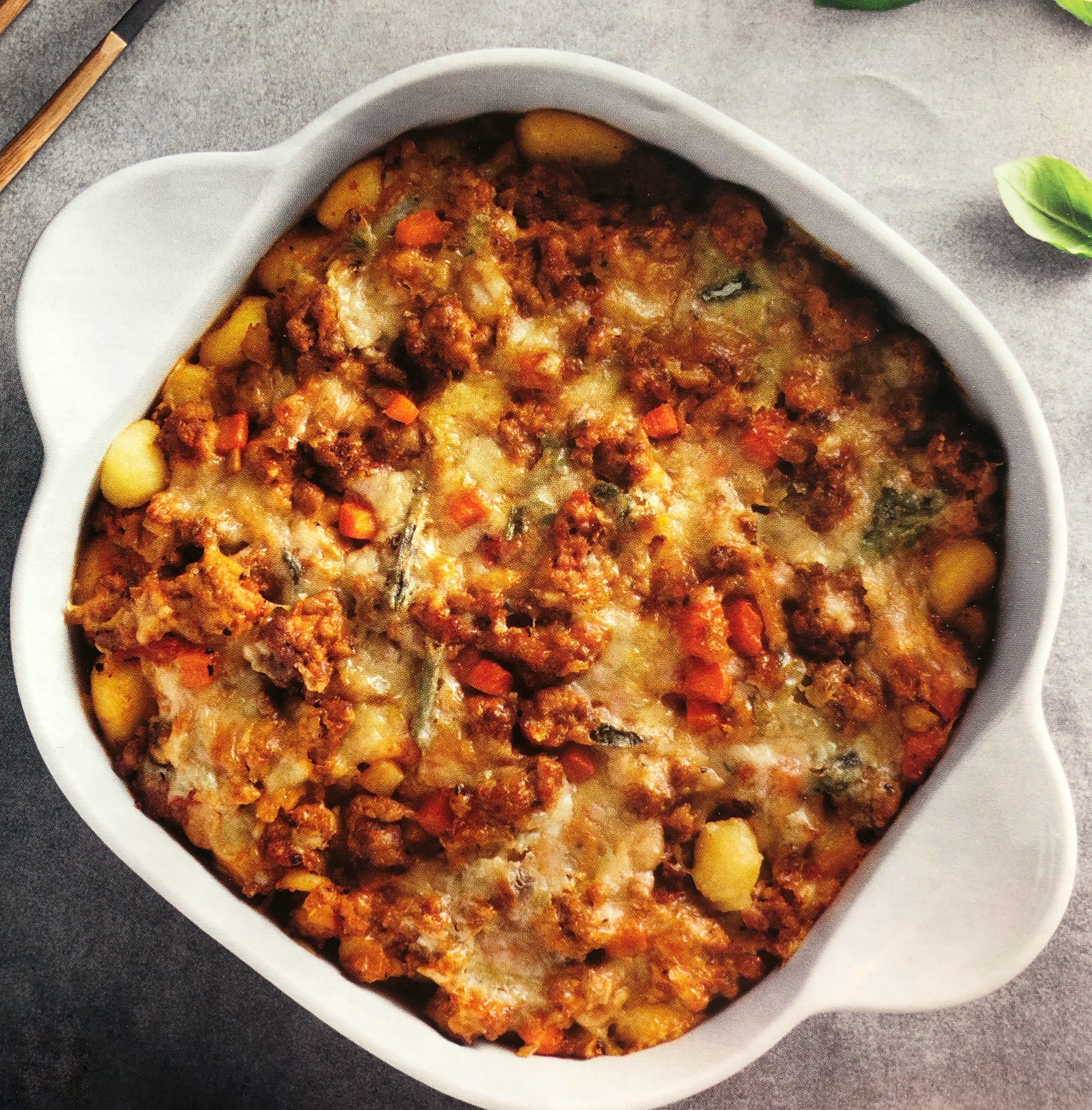 Zapečené bramborové noky s mletým masem a sýrem