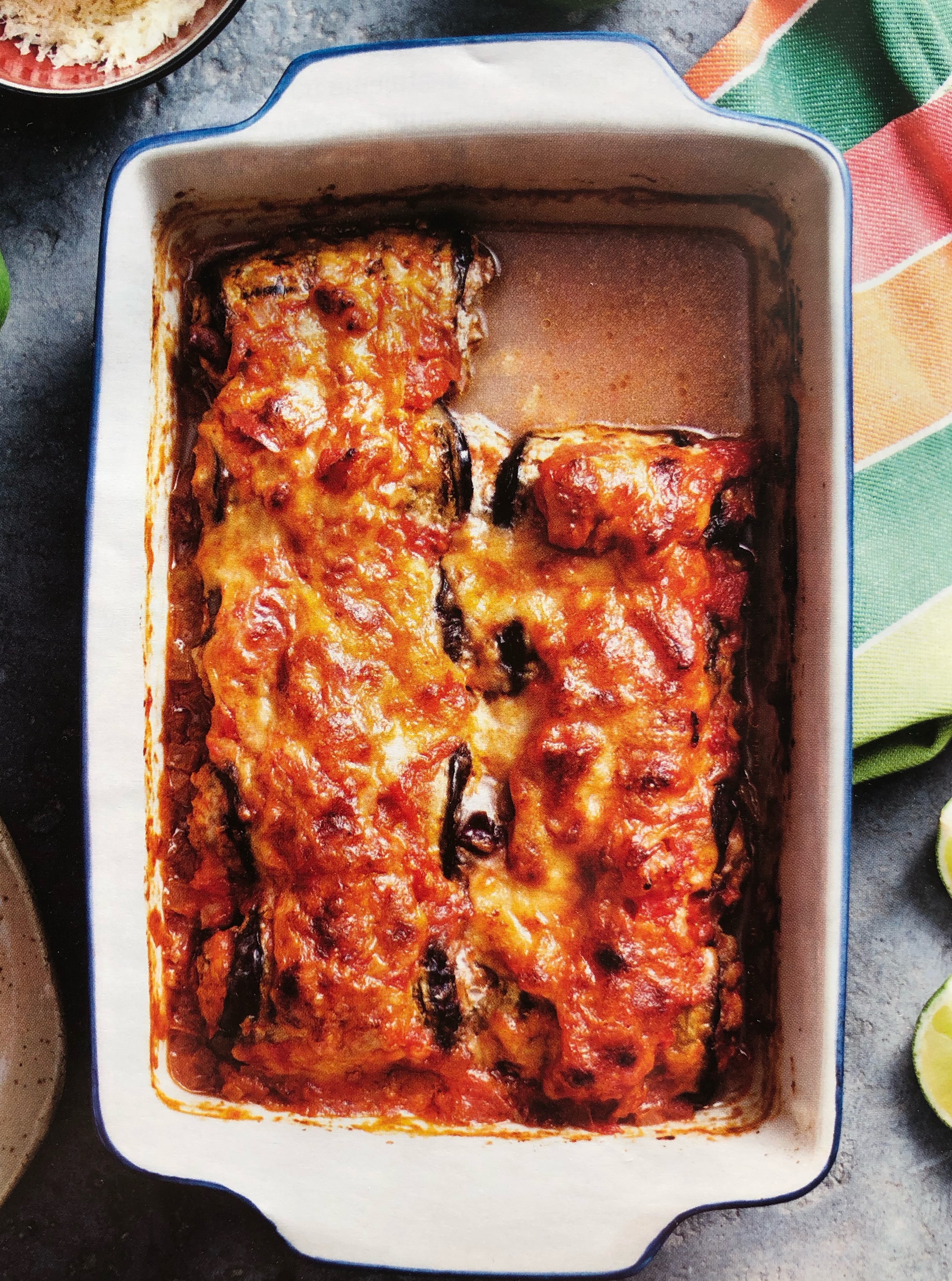 Grilovaný lilek plněný mletým masem