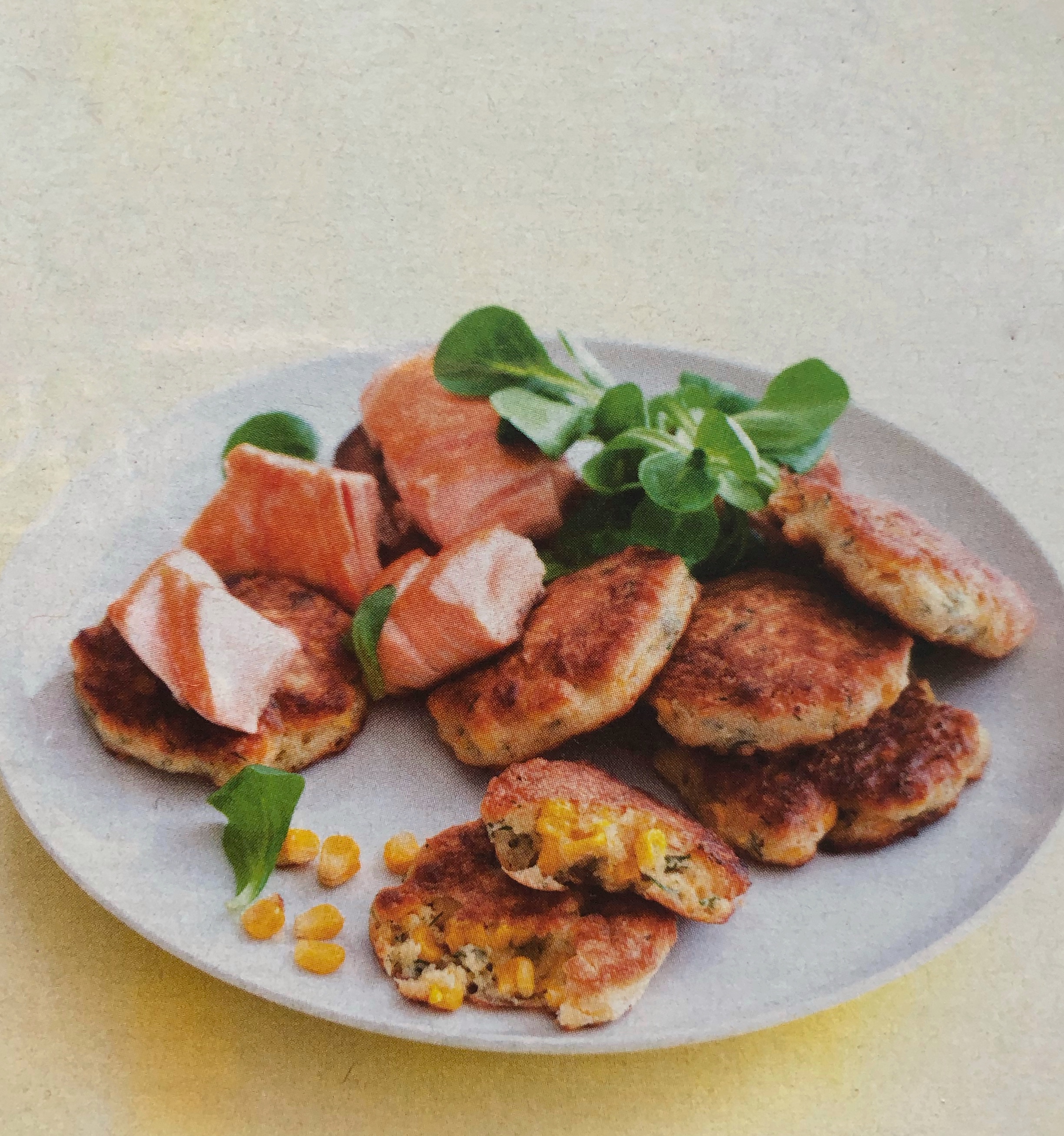 Kukuřičné placičky s lososem