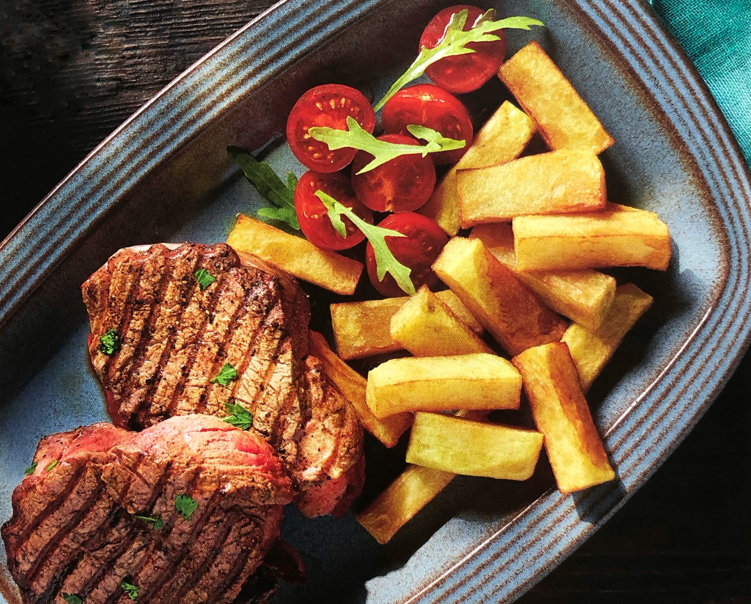 Grilovaný striploin steak s hranolkami