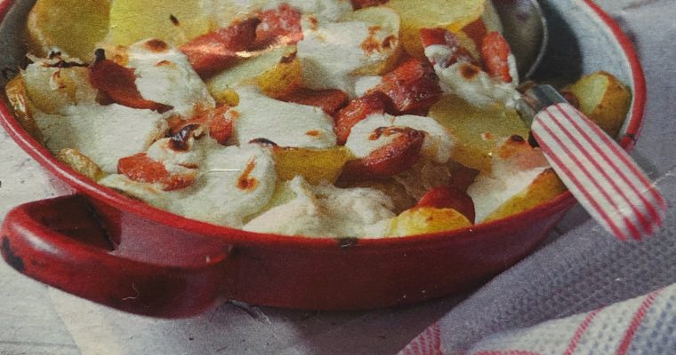 Párky zapečené se zelím a bramborami