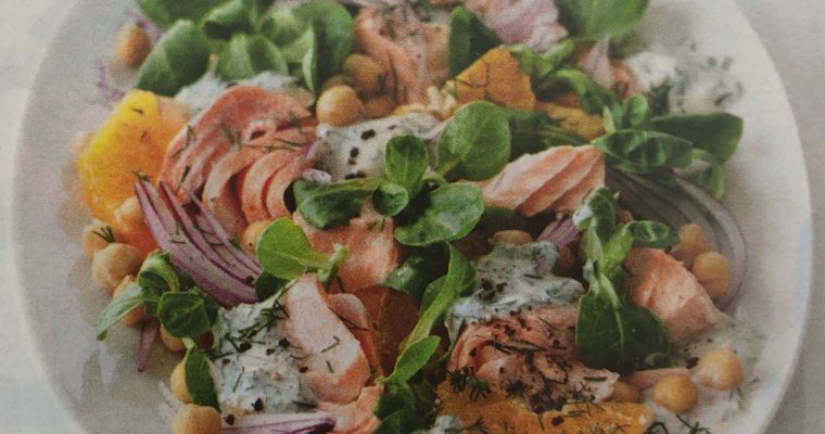 Salát s lososem a pomeranči