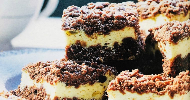 Strouhaný koláč s tvarohem