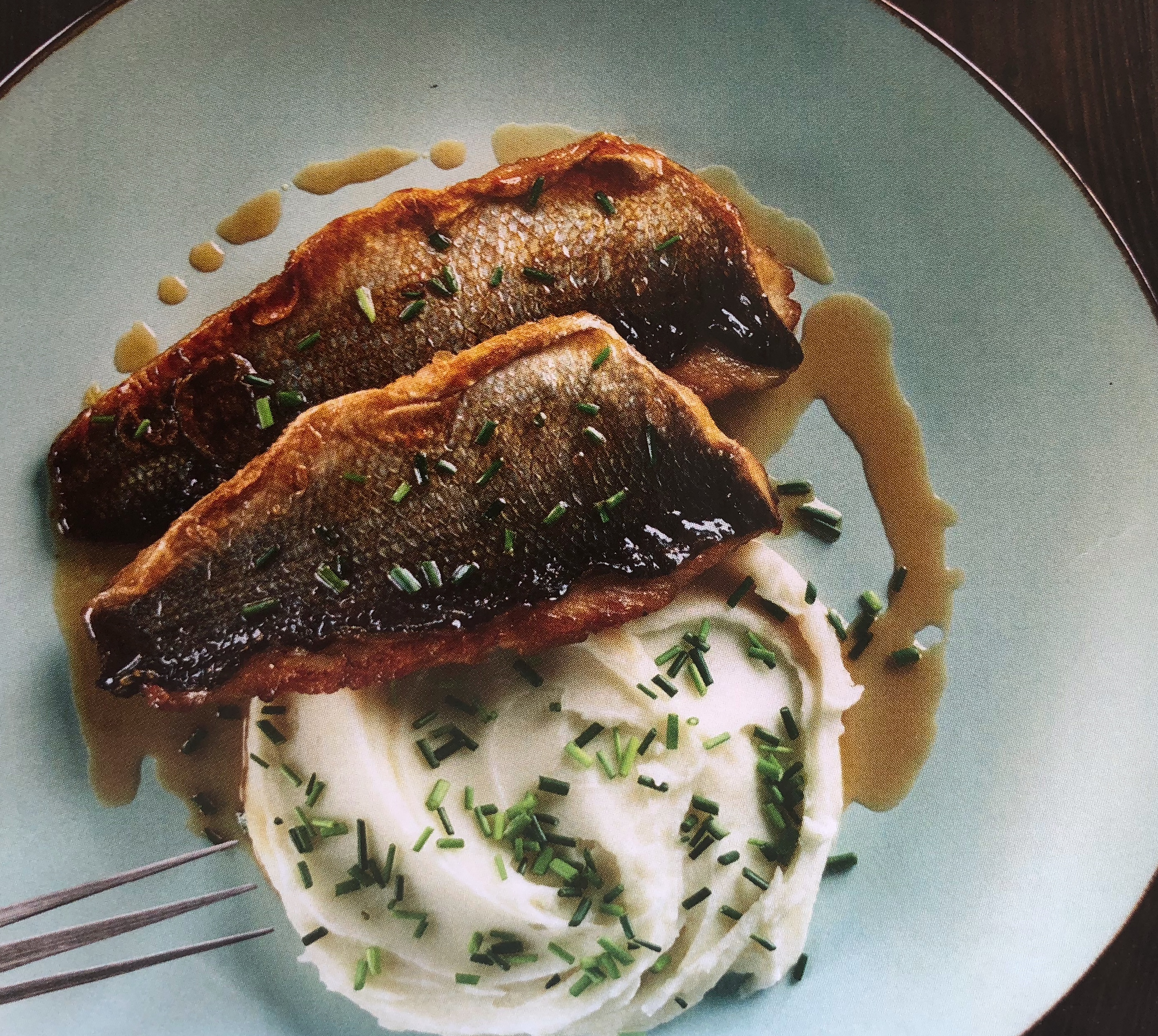 Filet z mořského vlka s citronovou omáčkou