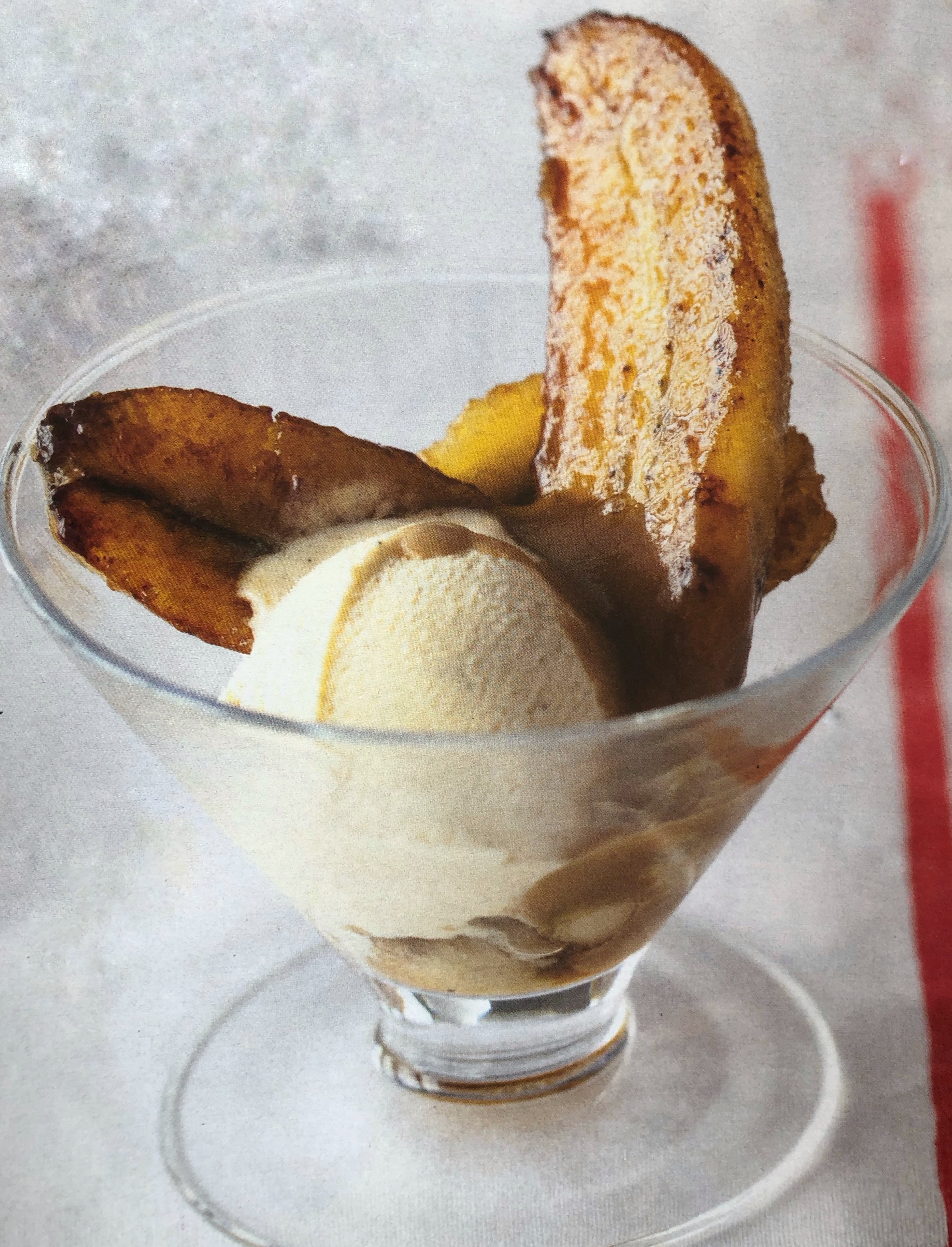 Banány v karamelu a sezamu