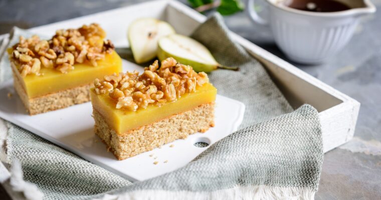 Hruškové řezy s vlašskými ořechy