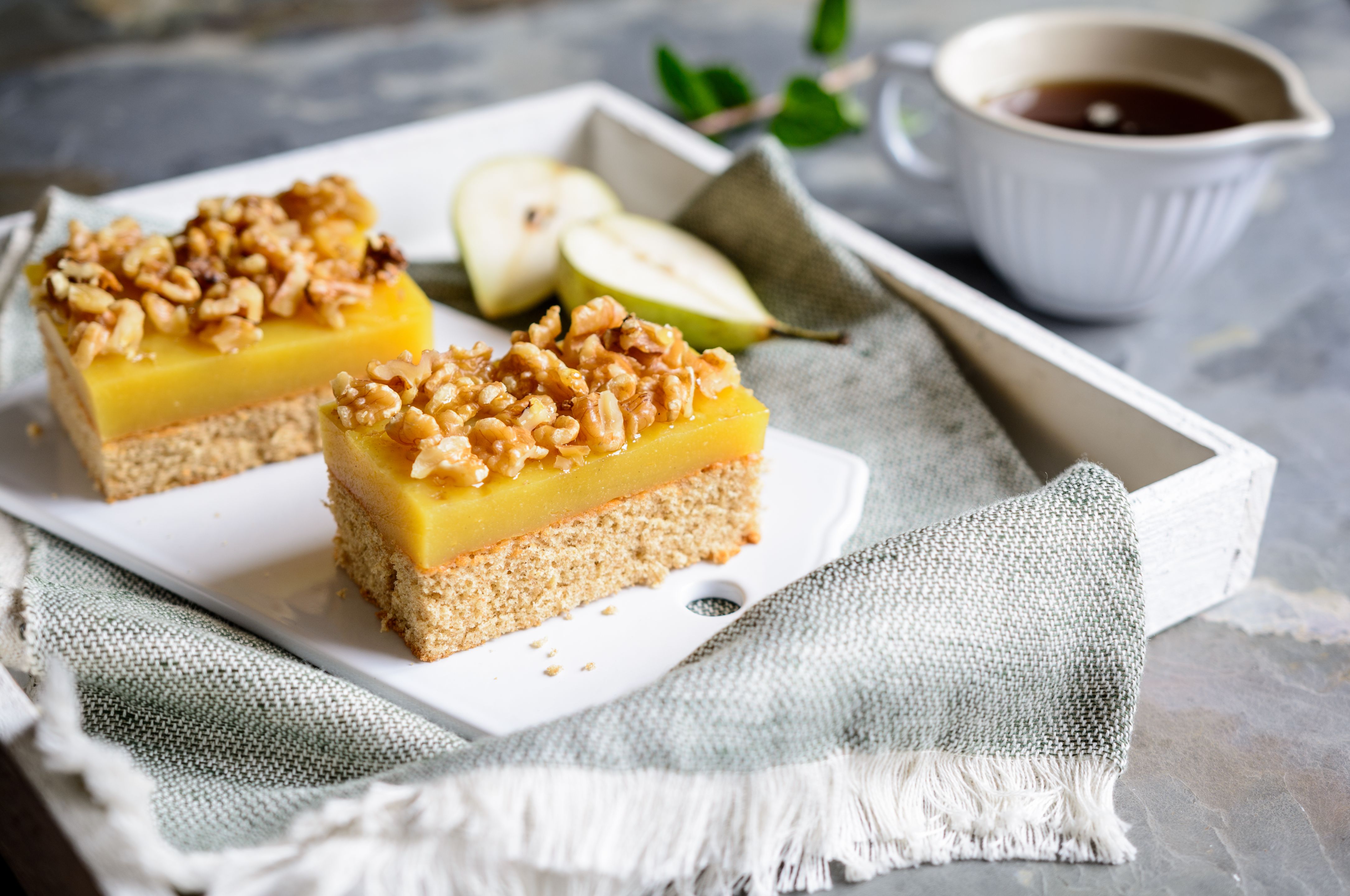 Hruškové řezy s vlašskými ořechy